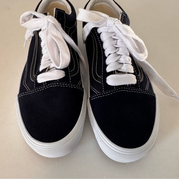 NEW! Vans Old Shool Unisex Suede Sneakers Navy Blue Wide Laces Womens 9 Mens 7.5 - Picture 3 of 11